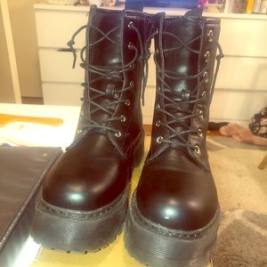Platform combat boots